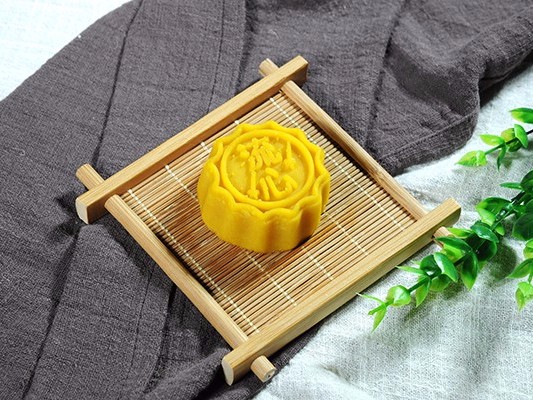 中秋月餅批發(fā)，藍(lán)白月餅又“變心”了